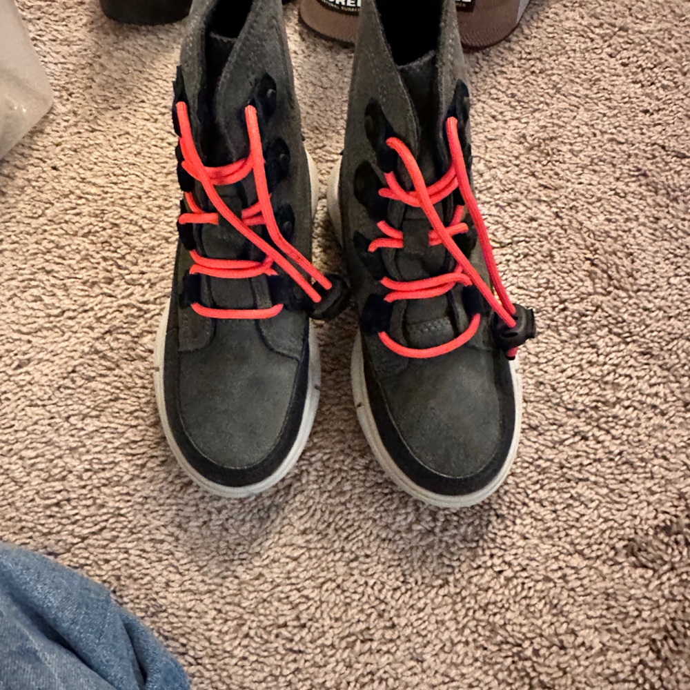 Sorel Kids Sneakers with Neon Orange/red Laces